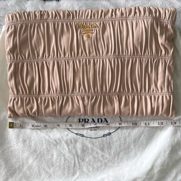 Prada clutch - Picture 4 of 5